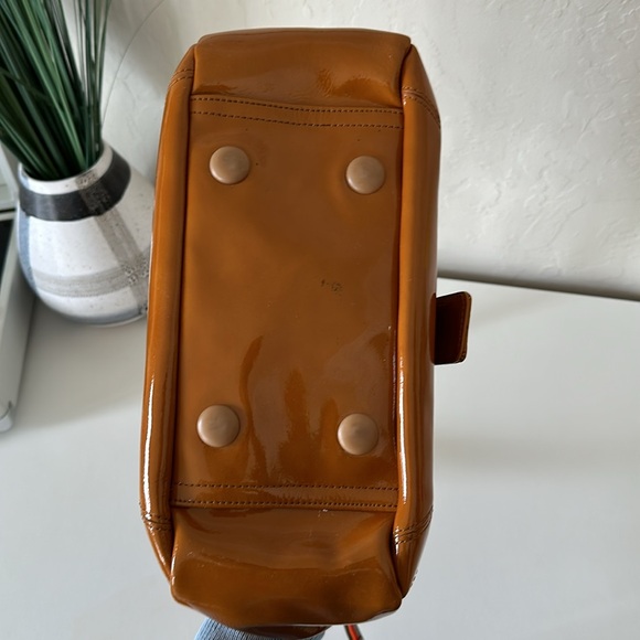 🎉ORLA KIELY Brown & tan Patent Leather Handbag💕 - Picture 6 of 16